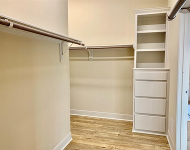 5231 Lillian Street - Photo Thumbnail 20