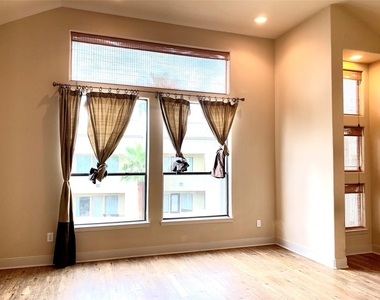 5231 Lillian Street - Photo Thumbnail 17