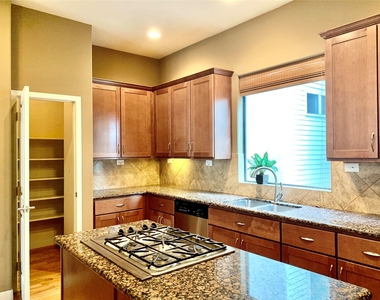 5231 Lillian Street - Photo Thumbnail 10