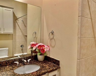 5231 Lillian Street - Photo Thumbnail 16