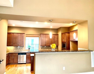 5231 Lillian Street - Photo Thumbnail 9