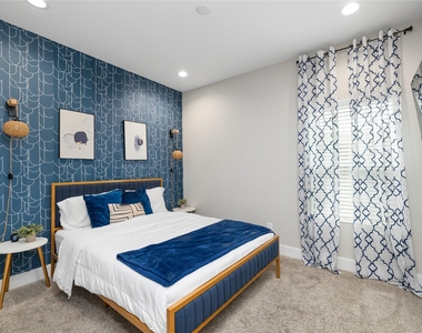 240 Julia Street - Photo Thumbnail 3