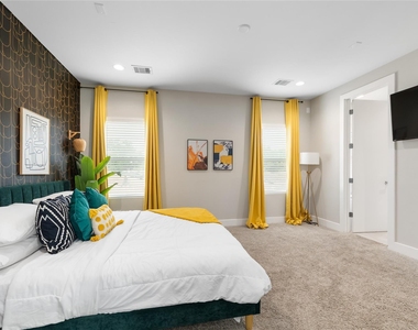 240 Julia Street - Photo Thumbnail 15
