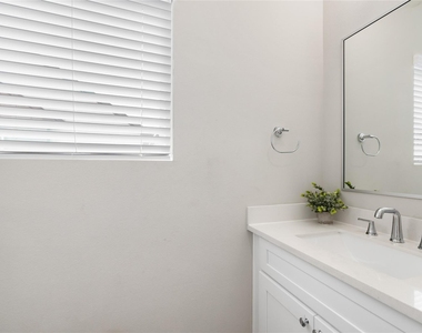 240 Julia Street - Photo Thumbnail 18