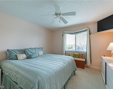 10684 Gulf Shore Drive - Photo Thumbnail 5