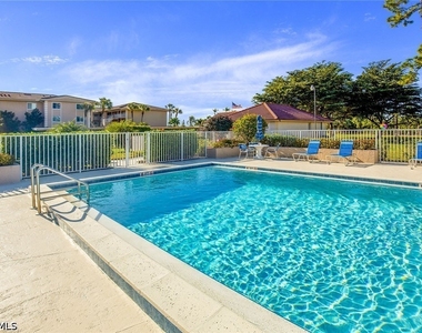 1075 Foxfire Lane - Photo Thumbnail 15