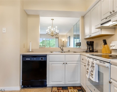 1075 Foxfire Lane - Photo Thumbnail 8
