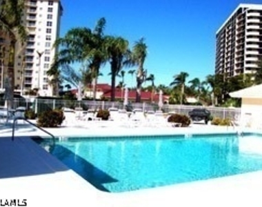 10682 Gulf Shore Drive - Photo Thumbnail 9