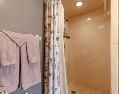 2244 Winkler Avenue - Photo Thumbnail 14