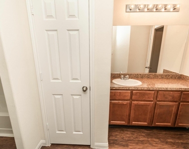 30 Lavida Court - Photo Thumbnail 11
