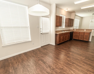 30 Lavida Court - Photo Thumbnail 3