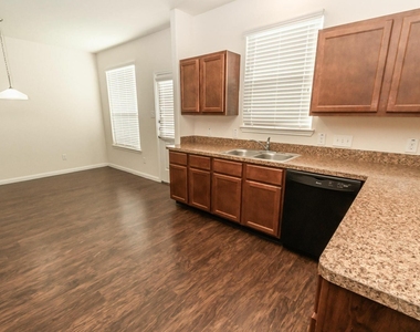 30 Lavida Court - Photo Thumbnail 2