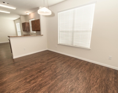30 Lavida Court - Photo Thumbnail 4