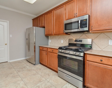 16021 Summerville Lake Drive - Photo Thumbnail 14