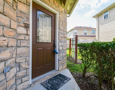 16021 Summerville Lake Drive - Photo Thumbnail 7