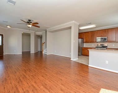 16021 Summerville Lake Drive - Photo Thumbnail 10
