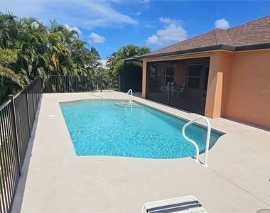 826 Sw 32nd Terrace - Photo Thumbnail 6
