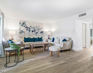 3000 Gulf Shore Boulevard N - Photo Thumbnail 16