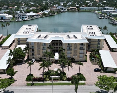 3000 Gulf Shore Boulevard N - Photo Thumbnail 33