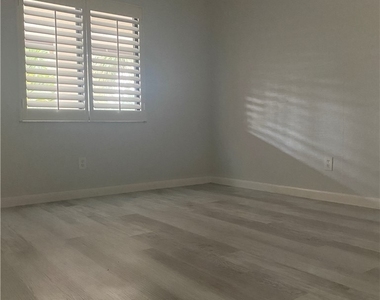4955 Pepper Circle - Photo Thumbnail 12