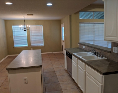 27139 Pine Crossing Drive - Photo Thumbnail 6