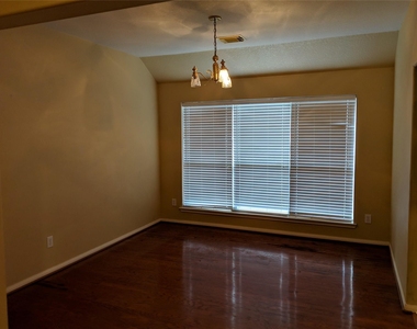 27139 Pine Crossing Drive - Photo Thumbnail 5