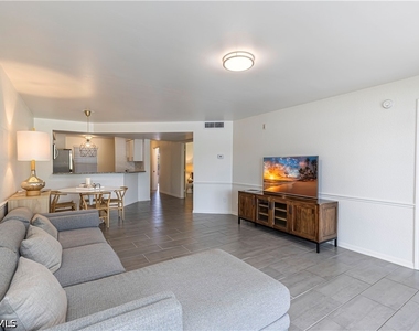 9600 Victoria Lane - Photo Thumbnail 6