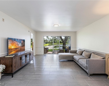9600 Victoria Lane - Photo Thumbnail 5