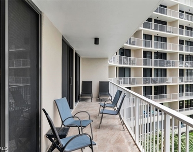 440 Seaview Court - Photo Thumbnail 11
