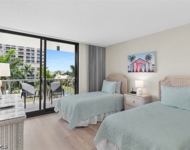 440 Seaview Court - Photo Thumbnail 8