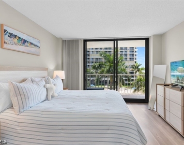 440 Seaview Court - Photo Thumbnail 6