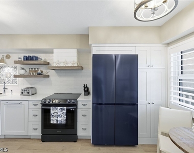 5501 Heron Point Drive - Photo Thumbnail 5