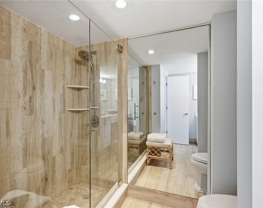 5501 Heron Point Drive - Photo Thumbnail 23