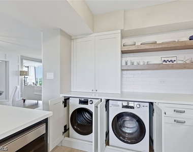 5501 Heron Point Drive - Photo Thumbnail 6