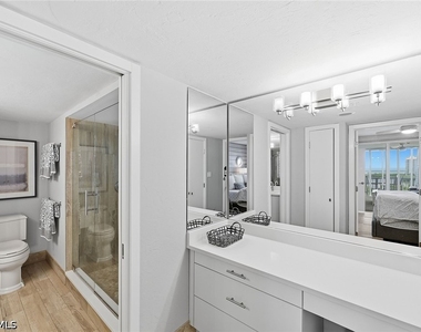 5501 Heron Point Drive - Photo Thumbnail 17