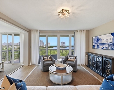 5501 Heron Point Drive - Photo Thumbnail 8