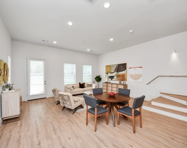 1041 Glen Avenue - Photo Thumbnail 5