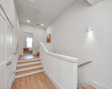 1041 Glen Avenue - Photo Thumbnail 12