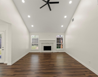 15006 Sapling Oak Court - Photo Thumbnail 4