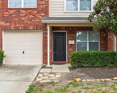 1651 Grable Cove Lane - Photo Thumbnail 3