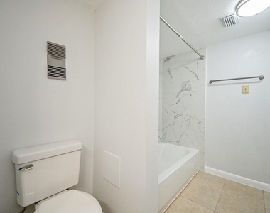 8427 Hearth Drive Drive - Photo Thumbnail 7