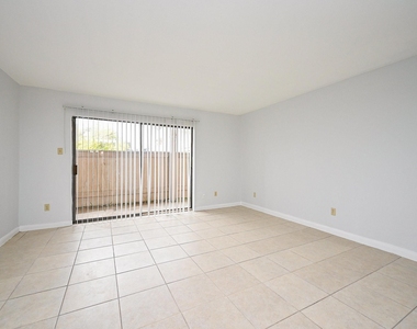 8427 Hearth Drive Drive - Photo Thumbnail 14