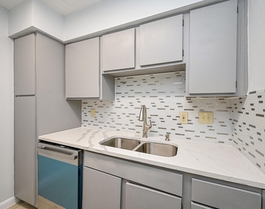 8427 Hearth Drive Drive - Photo Thumbnail 17