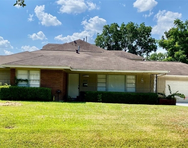 8318 Greenbush Street - Photo Thumbnail 13