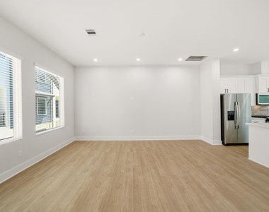 1404 Cedar Post Lane - Photo Thumbnail 16