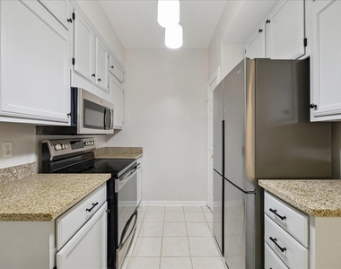 600 Wilcrest Drive - Photo Thumbnail 9