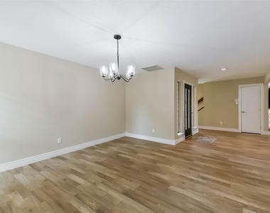 3911 Cherry Forest Drive - Photo Thumbnail 16