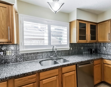 3911 Cherry Forest Drive - Photo Thumbnail 15