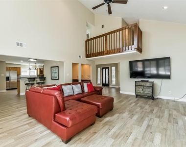 3911 Cherry Forest Drive - Photo Thumbnail 6