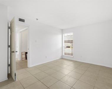 10501 South Drive - Photo Thumbnail 20